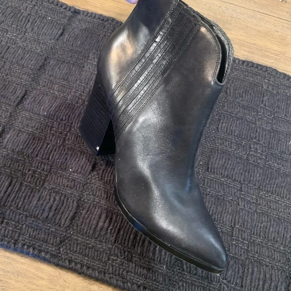 Marc Fisher Alva Black Leather Pointed Toe Ankle Pull On Booties Size 10 Women’s